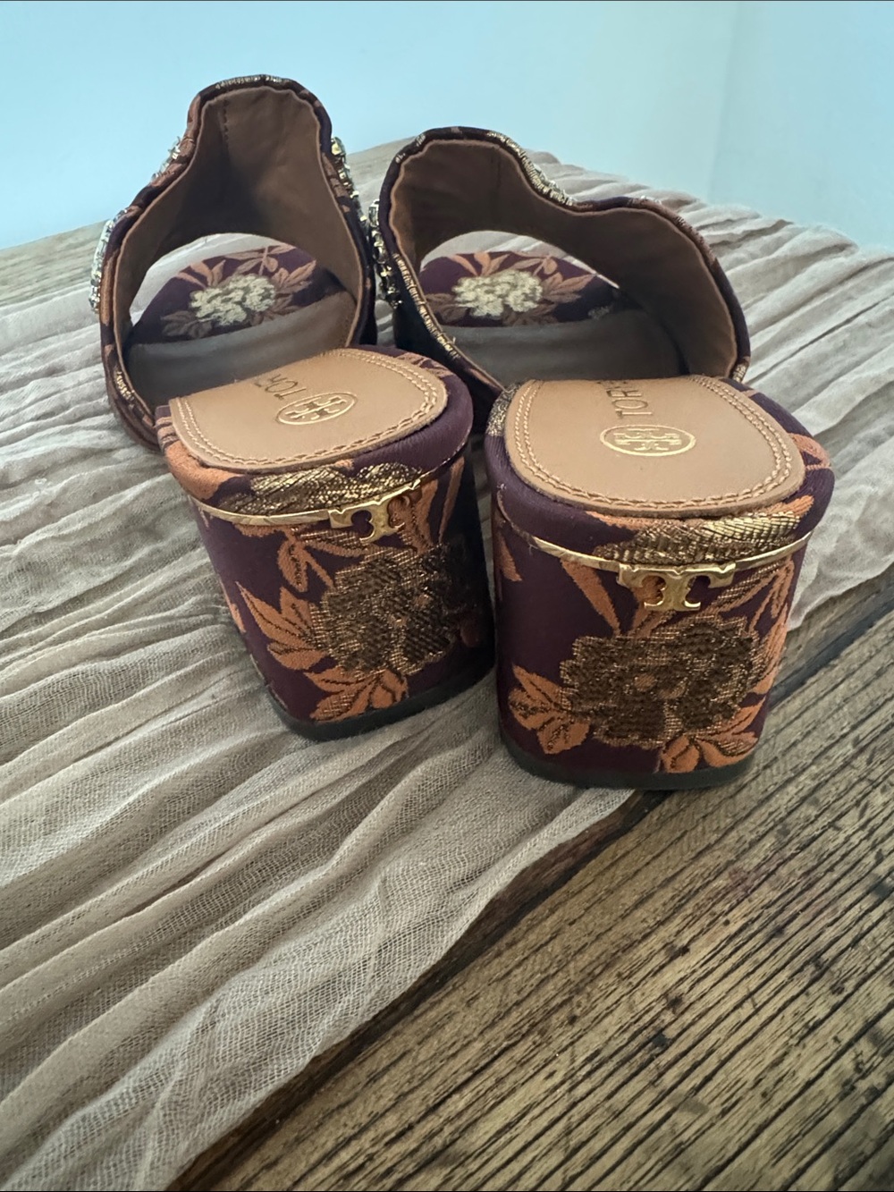 TORY BURCH .. Authentic
Martine Jacquard Mid-Heel
Slide, Burgundy Black Diamond - Picture 9 of 16